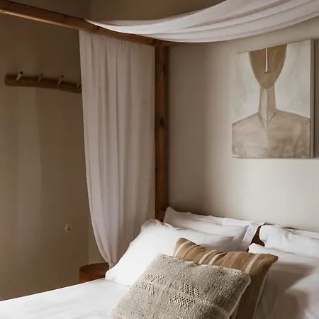 Kisari Cozy Kímolos